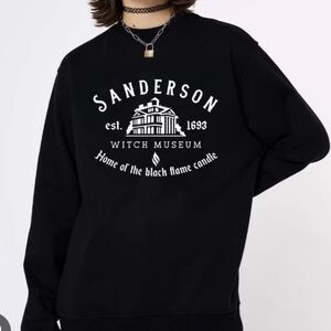 EUC black Hocus Pocus Sanderson Black And White Crewneck Long Sleeve T Shirt Top